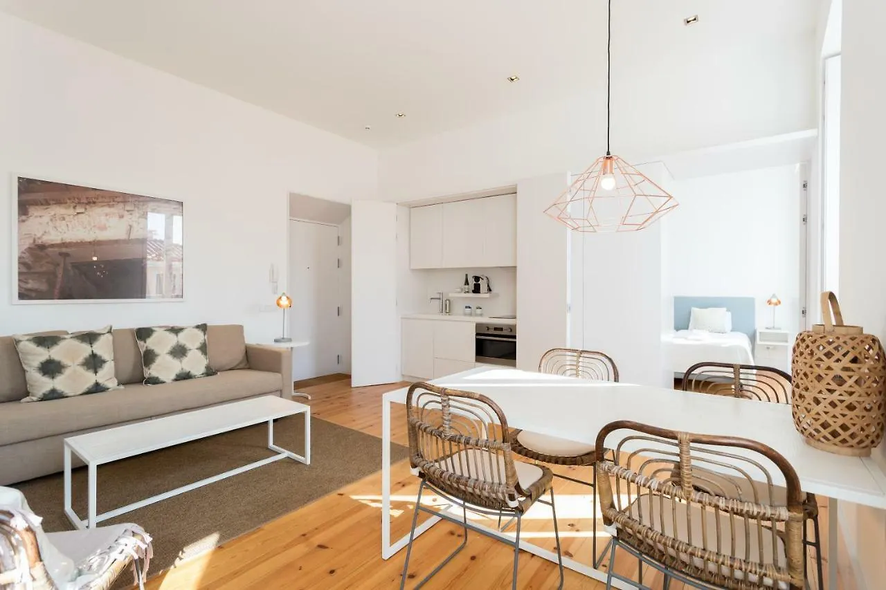 Chiado Cozy Apartments - By Lu Holidays Lisbon