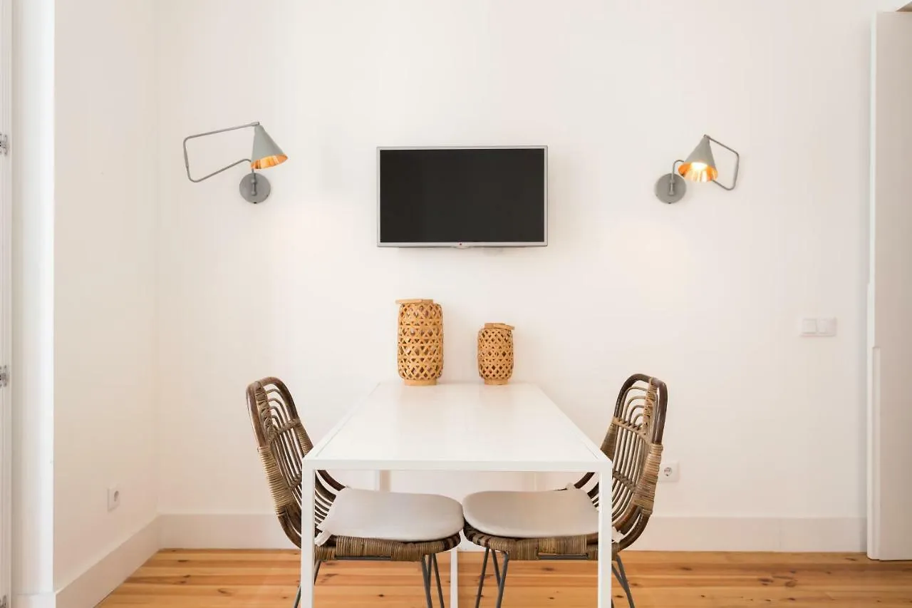 Chiado Cozy Apartments - By Lu Holidays Lisbon