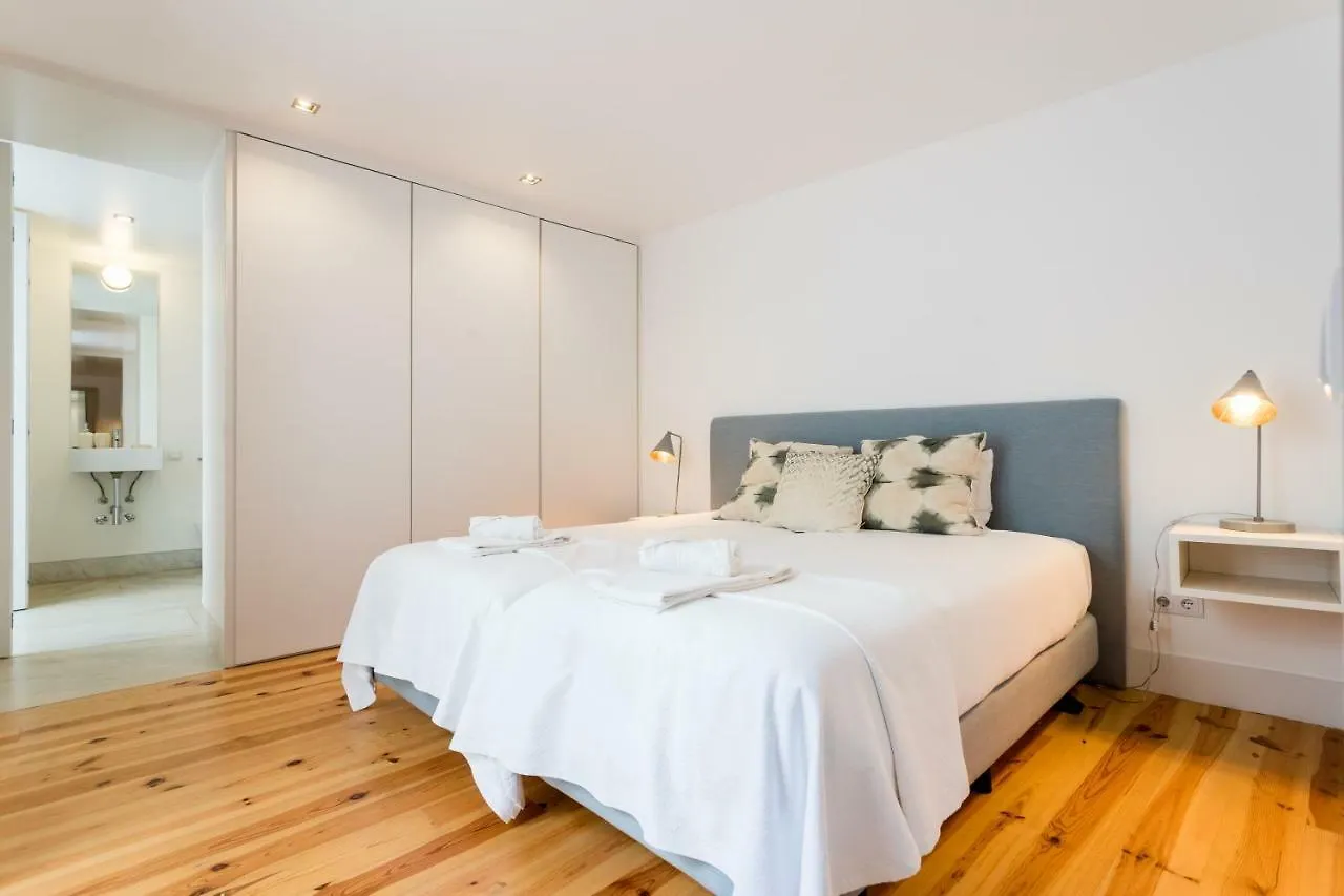 Chiado Cozy Apartments - By Lu Holidays Lisbon Portugal